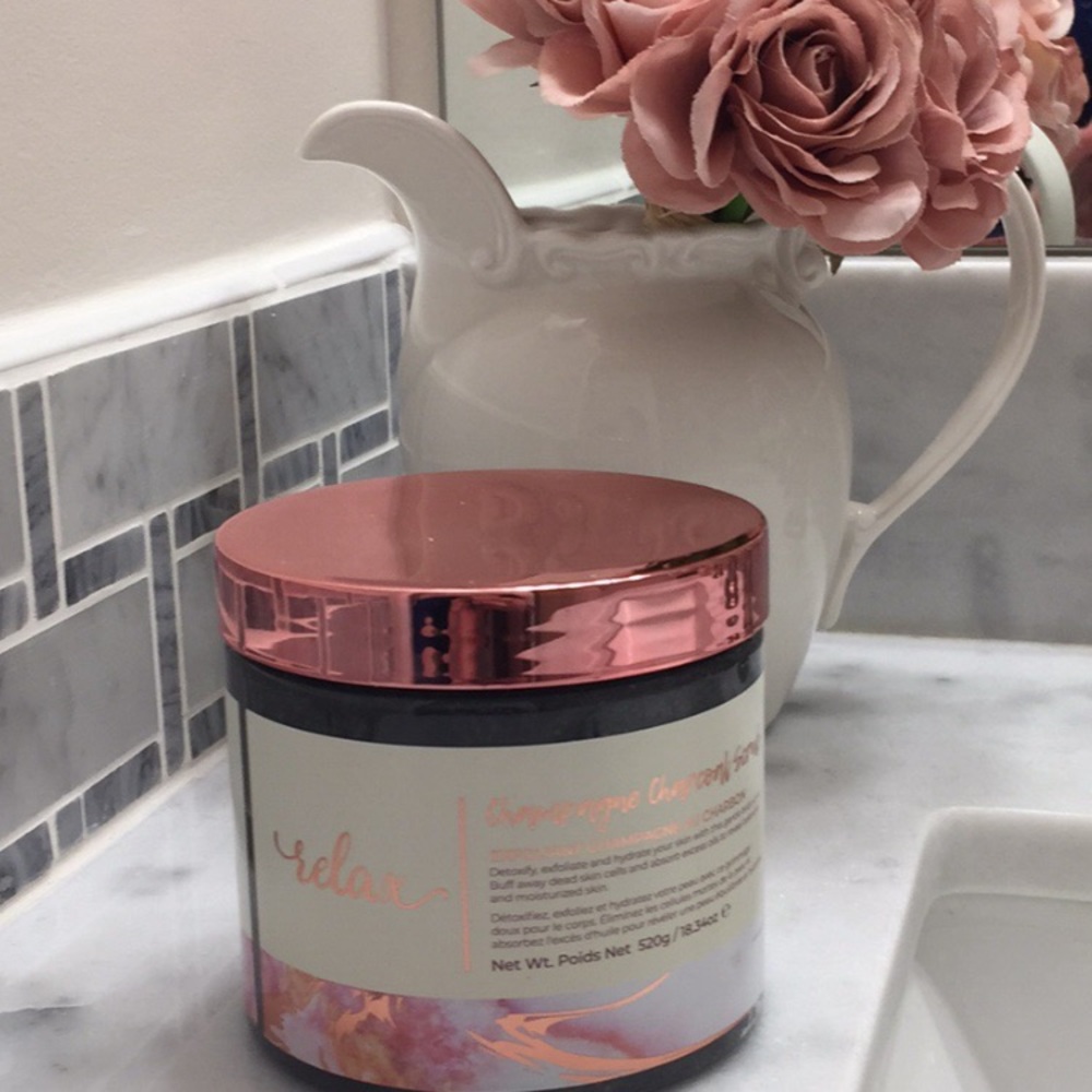 Manna Kadar Champagne Charcoal Body Scrub